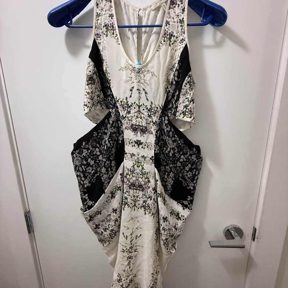 BCBGMaxAzria Elegant Floral Backless Dress